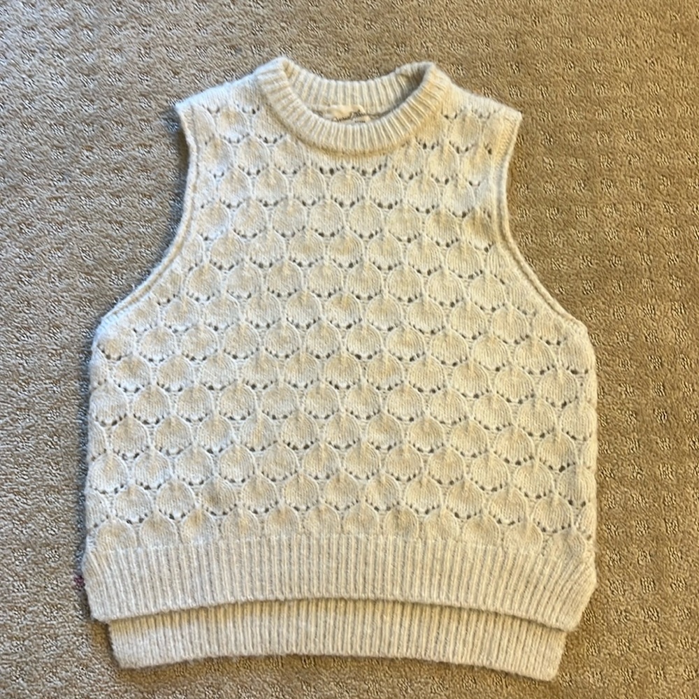 Universal Threads sweater vest